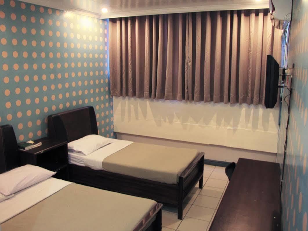 Hotel Tiffany Laoag Eksteriør bilde