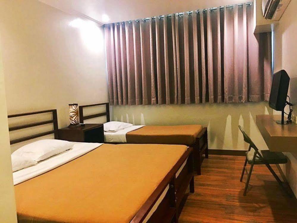 Hotel Tiffany Laoag Eksteriør bilde