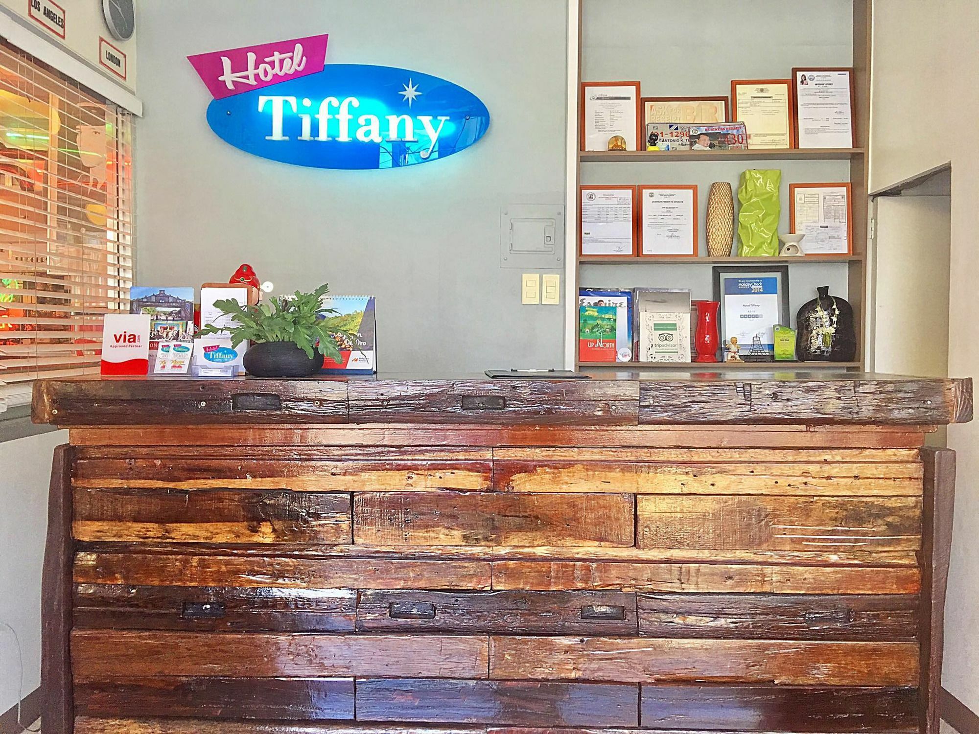 Hotel Tiffany Laoag Eksteriør bilde